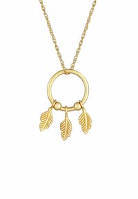 Collana d'oro con un pendente circolare e tre ciondoli a forma di foglia. La catena è attorcigliata e delicata, completando il design del pendente.