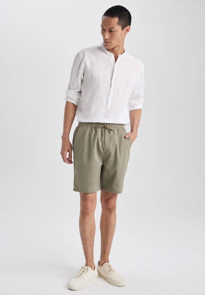 DeFacto Shorts kaki DeFacto Shorts kaki