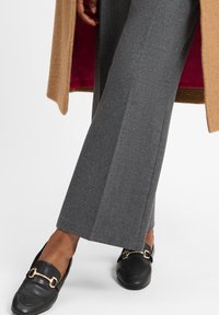 Cambio CAMBIO CALIFORNIA - Pantalones - anthrazit