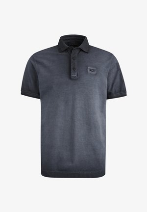 Tmavě šedé polo tričko vyrobené z bavlny, s třemi knoflíky vpředu, krátkými rukávy a malým výšivkovým logem na hrudi.