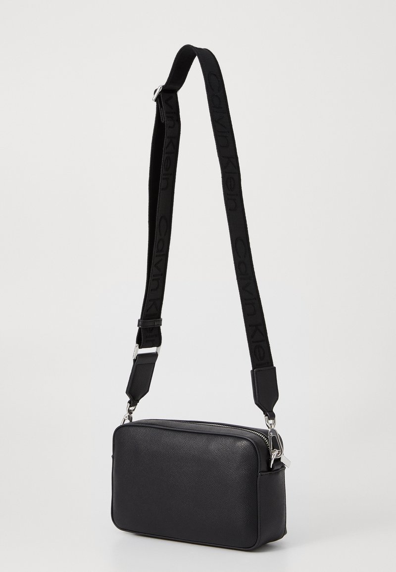 Tas camera bag clean essential zwart Calvin Klein | La Redoute