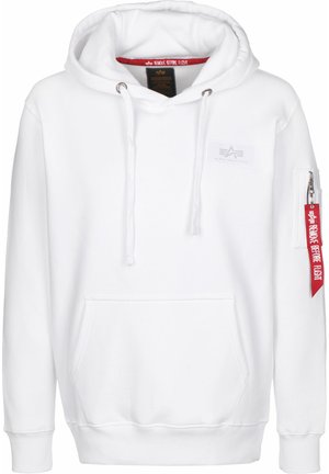 Witte hoodie van een katoenmix, met een buidelzak, verstelbare koordjes en een zijzak met rits en een rode "Remove Before Flight" label.
