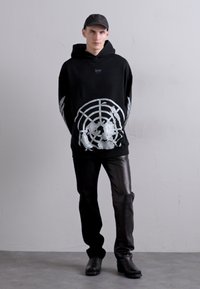 GmbH UN LOOPBACK - Jersey con capucha - black