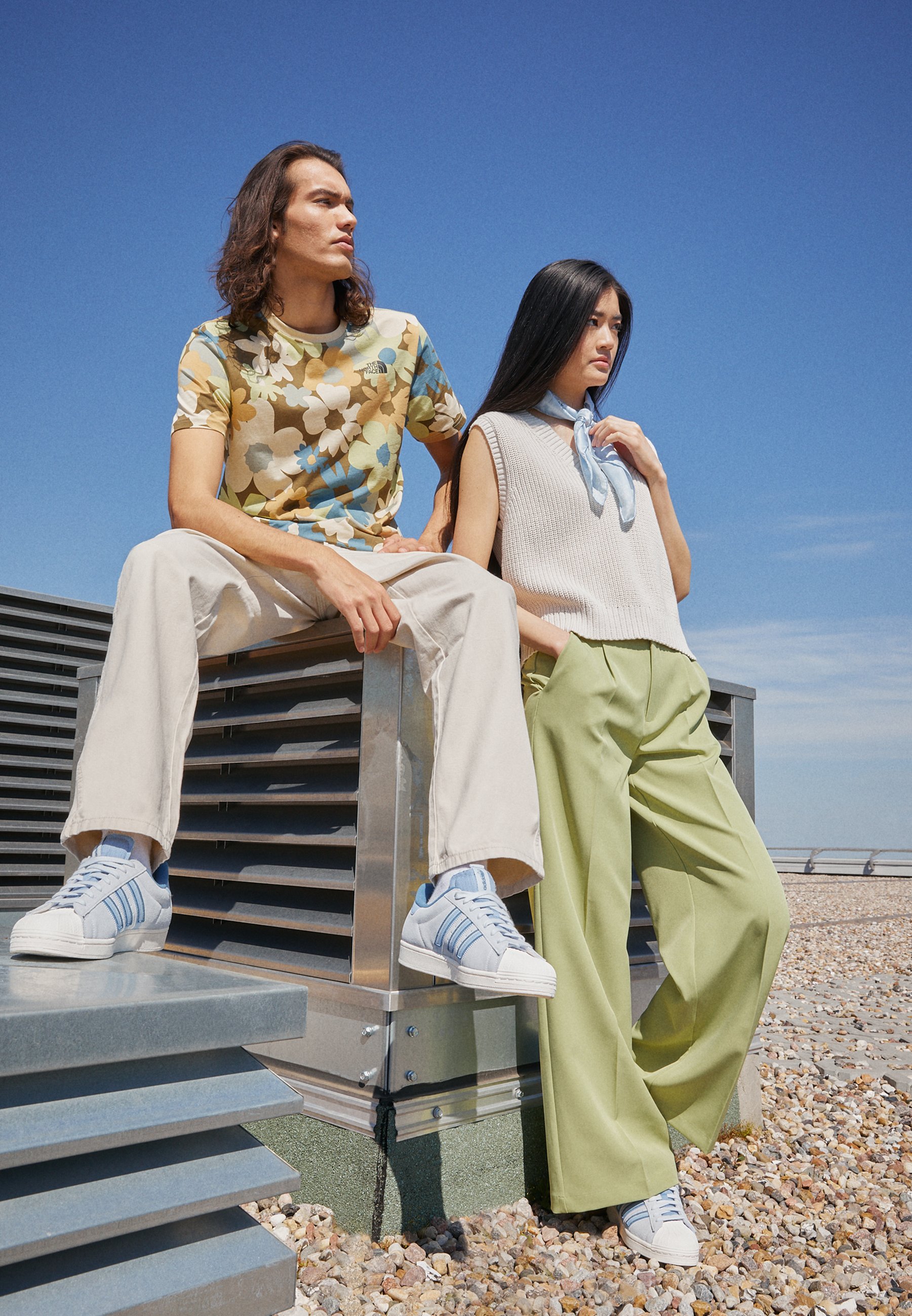 superstar bleu clair et blanche