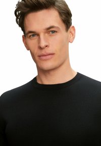 FALKE PULLOVER - Pullover - black