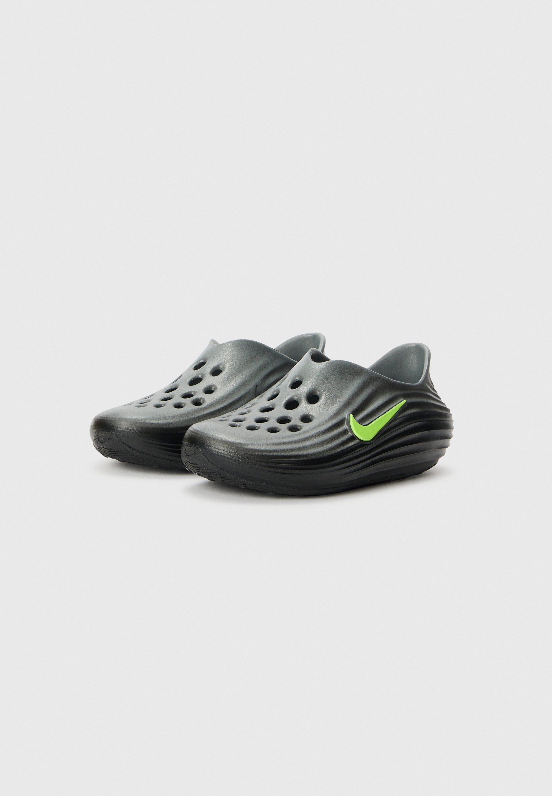 ナイキ ReactX Rejuven8 Black/Cool Grey/Volt Nike ReactX Rejuven8 