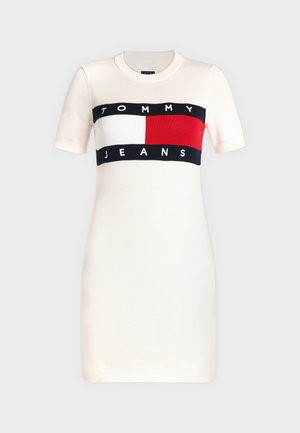 Tommy Jeans, FLAG SWEATER DRESS - T-Shirt-Kleid - ancient white