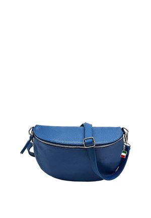 Sac en bandoulière bleu en cuir, de forme arrondie, avec fermeture éclair, une sangle amovible et un petit accent de drapeau italien. Surface texturée.