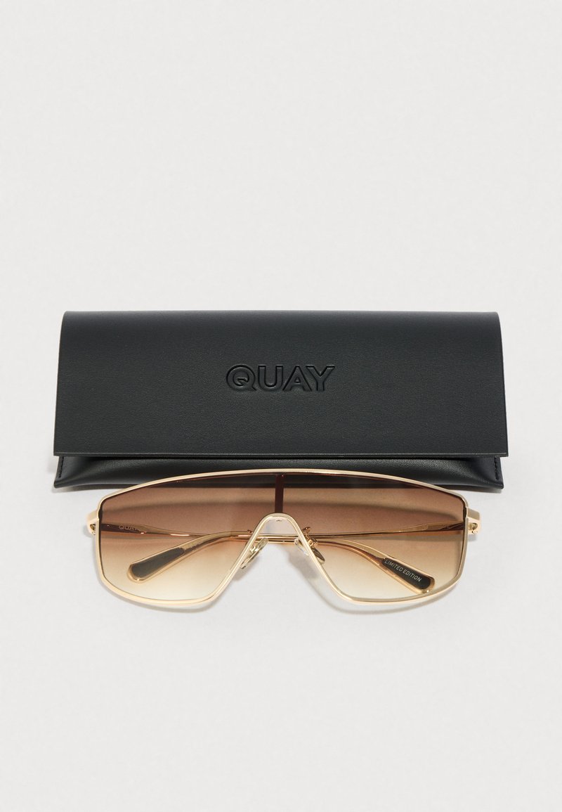 quay australia entourage gold elevated retro modern shield sunglasses eyewear QUAY Entourage Limited Edition Shield Sunglasses | PRESENCE  main image 3