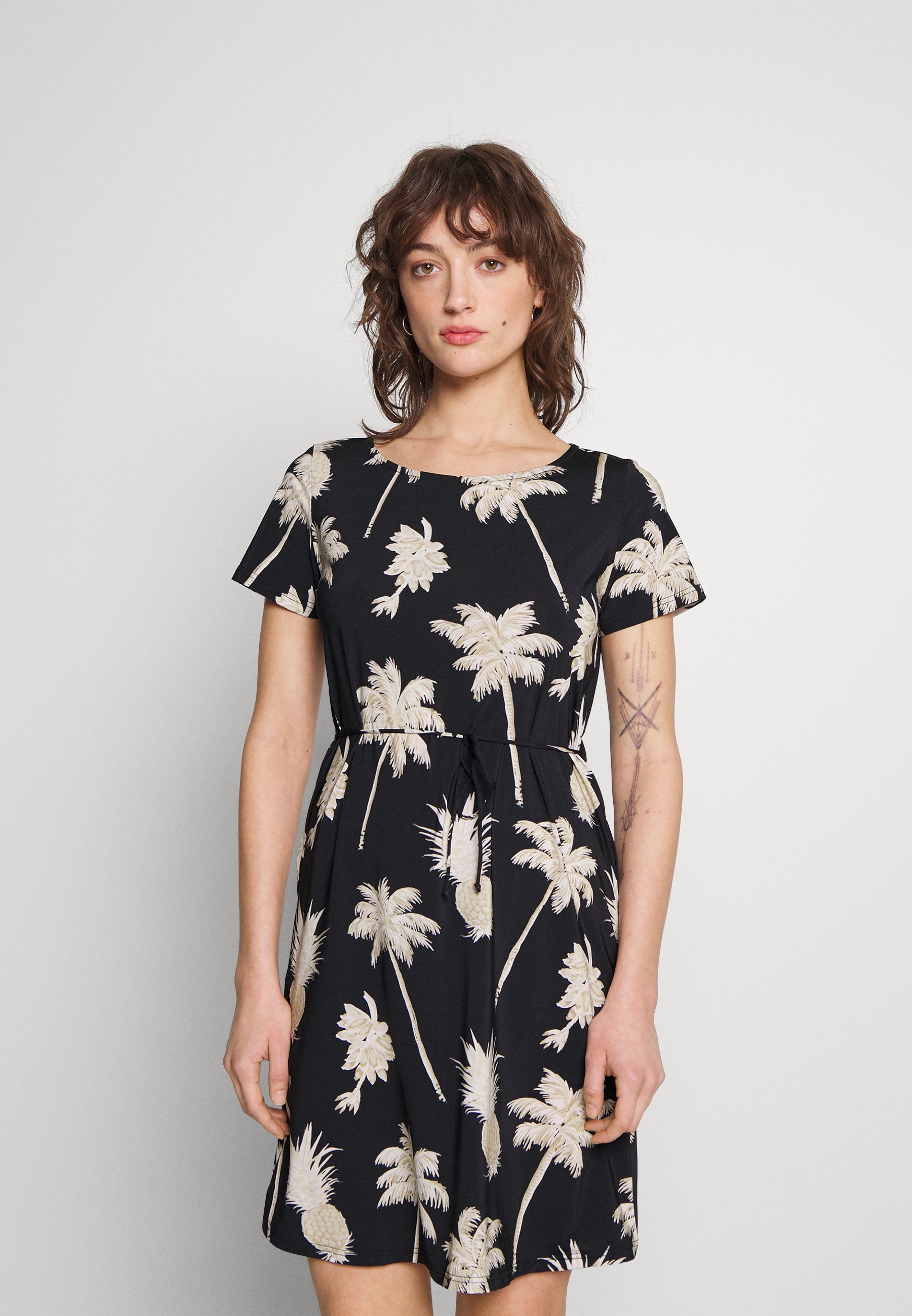 Banana Moon JOEMIE SHELLVOI - Beach accessory - black - Zalando.ie Banana Moon JOEMIE SHELLVOI - Beach accessory - black - Zalando.ie
