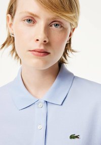 Lacoste Poloshirts - bleu clair jg