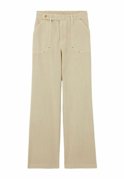 Pantalones de pierna ancha beige con un patrón texturizado y a rayas. Cuenta con dos bolsillos frontales, un cierre de botón y trabillas para cinturón en la cintura.