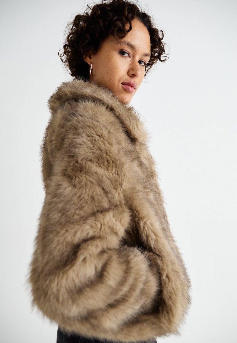 Short Jacket Faux Fur Vero Moda Waistcoat Cropped Faux Fur Jacket