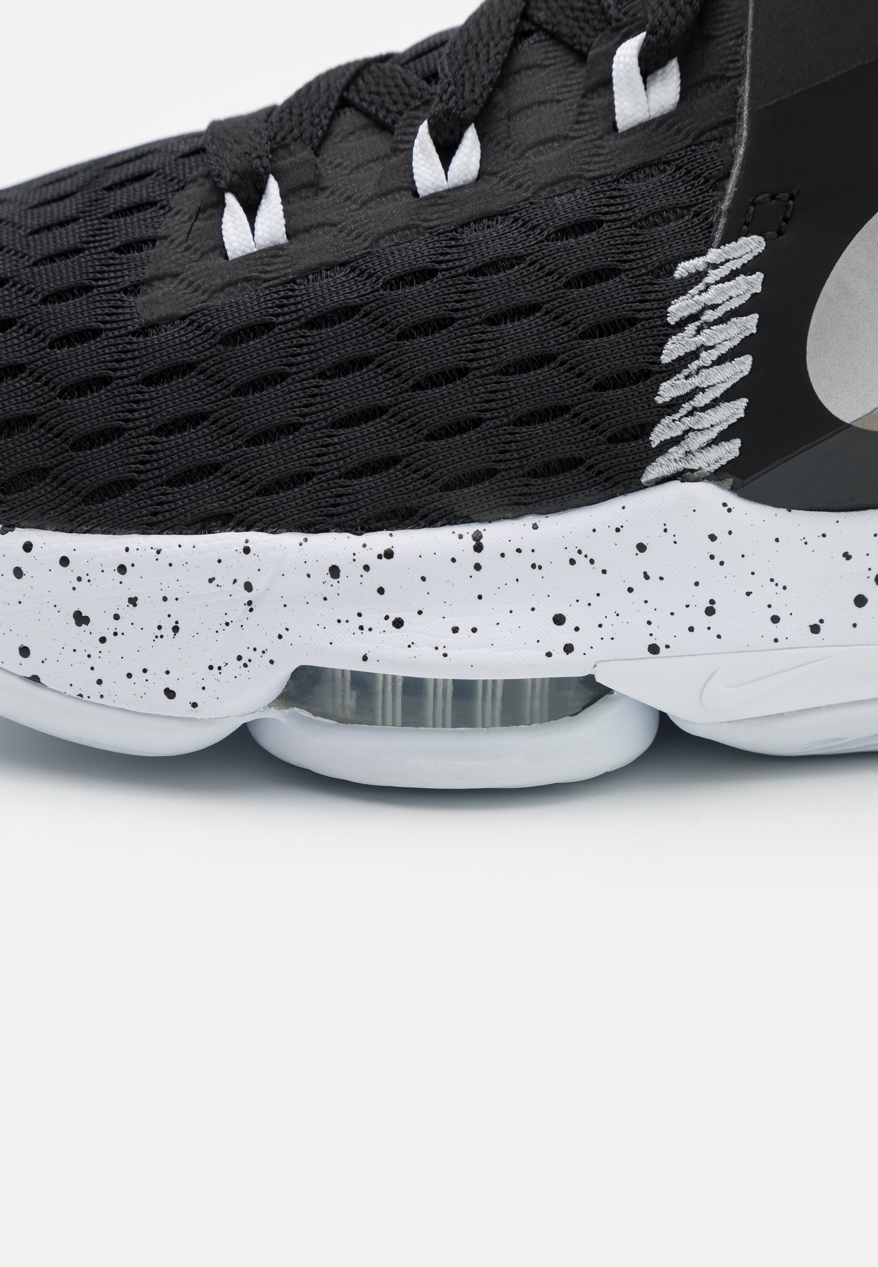 lebron 5 witness black