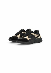 Scarpe sportive nere e oro con tomaia in suede e rete, punta tondeggiante, suola spessa e dettaglio del logo sul lato. Presentano lacci neri.