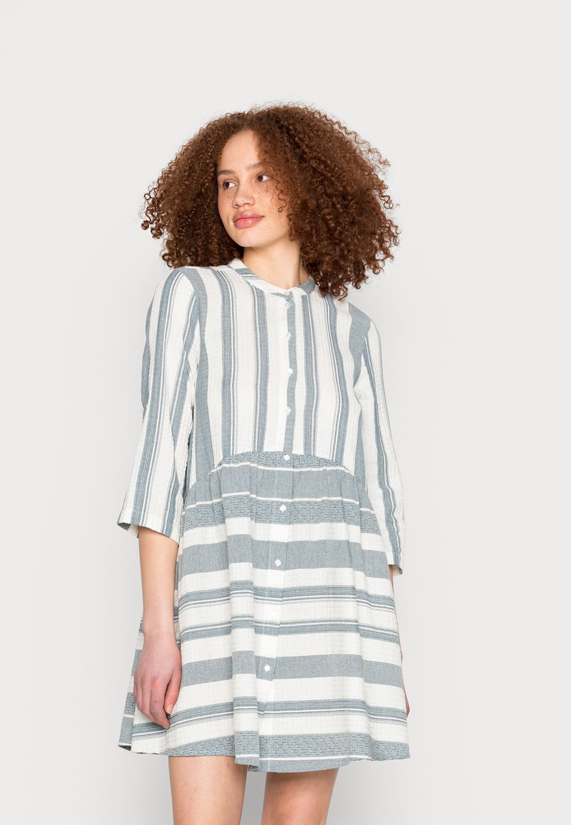 ONLY ONLCHICAGO STRIPE DRESS - Vestido de dia - cloud dancer/moonlight blue