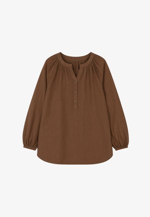 Smeđa bluzica dugih rukava s okruglim naboranim izrezom, tri gumba sprijeda i elastične manžete na rukavima.