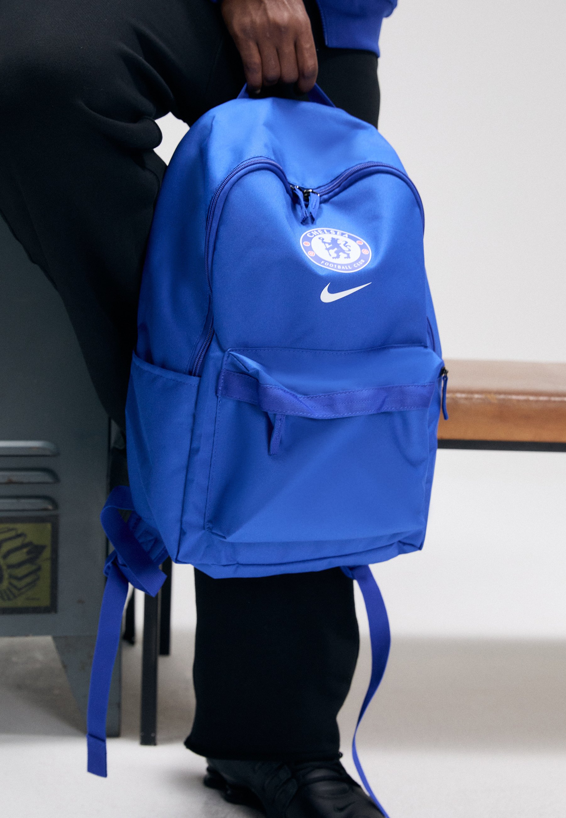 chelsea bag nike
