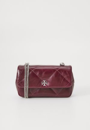 KIRA DIAMOND QUILT DISTRESSED MINI FLAP BAG - Skuldertasker - dark carmine