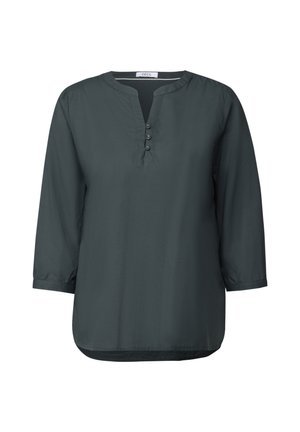 Blouse vert foncé avec un décolleté en V et trois boutons, dotée de manches trois-quarts et d'un ourlet légèrement courbé pour un ajustement décontracté.