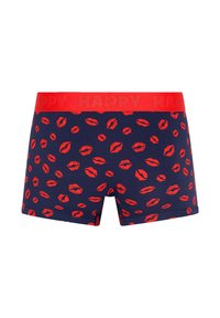 Ανδρικά μποξεράκια με εκτύπωση κόκκινου φιλιού σε ναυτική μπλε απόχρωση. Διαθέτουν κόκκινη ελαστική ζώνη με ανάγλυφο το "HAPPY". Φτιαγμένα από βαμβάκι, με εφαρμοστό σχέδιο.