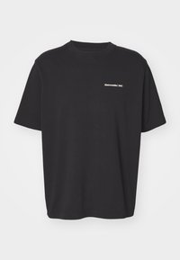 Επιλέχθηκε, casual black