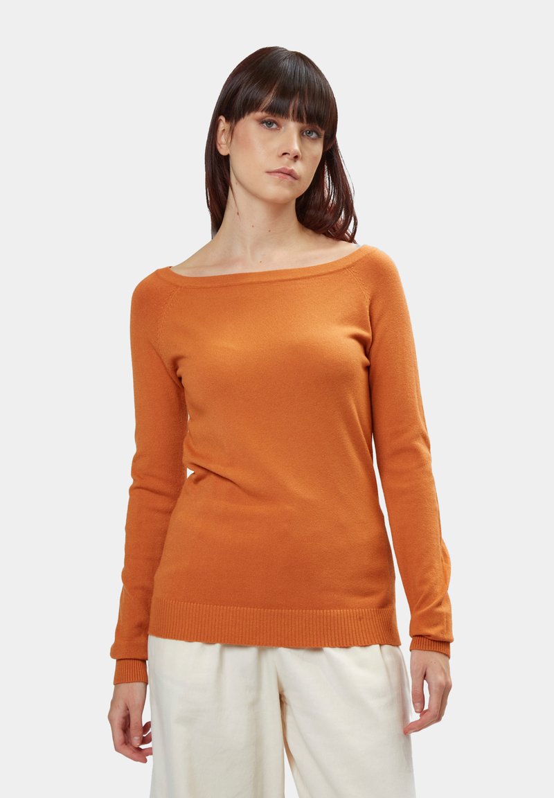Oranges Strickpullover mit weitem Ausschnitt, langen Ärmeln und gerippten Säumen und Bündchen. Glatte Textur und taillierte Passform.