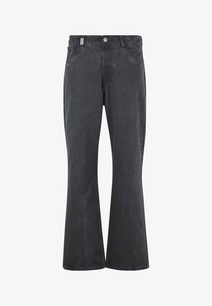 Vaqueros negros acampanados hechos de denim. Cuentan con bolsillos delanteros, cierre de botón y una textura sutilmente desteñida. Diseño de corte limpio con pierna ancha.