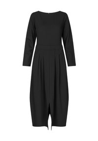 Czarna sukienka z długimi rękawami, okrągłym dekoltem i plisowaną spódnicą. Posiada przedni rozporek i dopasowaną talię, co podkreśla sylwetkę.