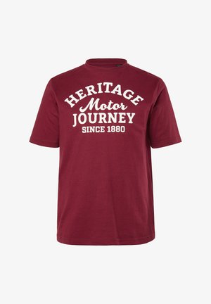 Bordeauxrotes Baumwoll-T-Shirt mit Rundhalsausschnitt, das weißen Text in fetter Schrift trägt: "HERITAGE Motor JOURNEY SINCE 1880".