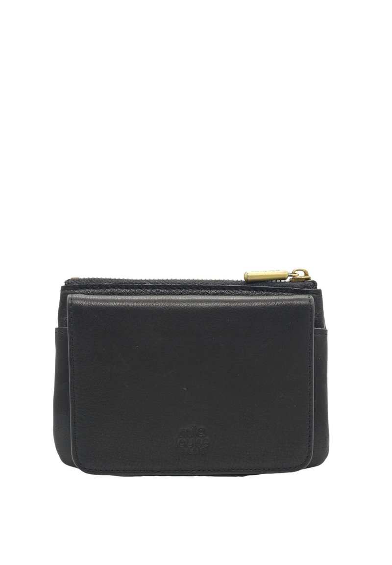 Portefeuille en cuir noir avec fermeture à glissière, surface texturée et poche avant. Accent en métal doré sur la fermeture. Forme rectangulaire compacte.