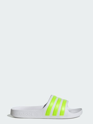 ADILETTE AQUA UNISEX - Sandales de bain - footwear white/solar slime