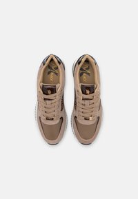 Mexx Matalavartiset tennarit - taupe