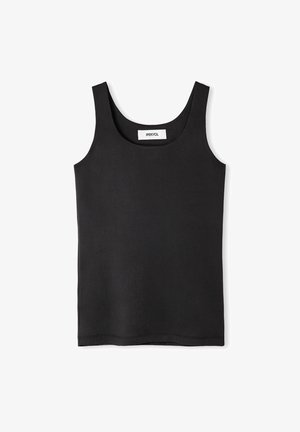 Zwarte tanktop met een ronde hals, schone lijnen en een gladde textuur. Etiket op de halslijn leest "IPEKYOL." Eenvoudig, mouwloos ontwerp.
