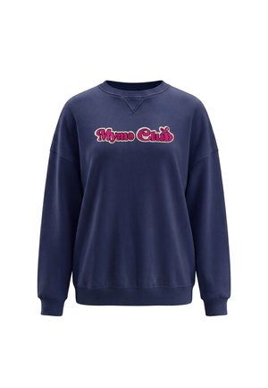 Mørkeblå langærmet sweatshirt med ribbet manchetter og bund, med teksten "Mymo Club" i pink og hvid broderi på brystet.