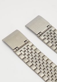 Timex TIMEX X MM6 MAISON MARGIELA T80 GIFT EXTRA BRACELET SET - Digitalklokke - silver-coloured