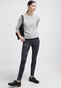 Levi's® 535 LEGGING - Vaqueros pitillo - tumbled stone