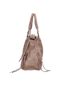 Beige leren handtas met gevlochten hengsels, ronde vorm, buitenzakken, details van messing hardware en een zachte, gestructureerde afwerking.