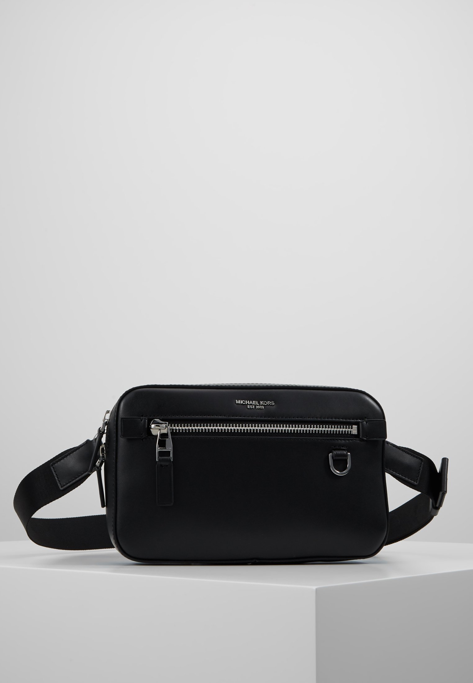 michael kors est 1981 backpack