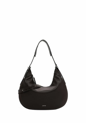 Sac hobo en cuir marron avec une forme courbée, une bandoulière unique et un branding subtil à l'avant. Surface texturée avec des détails en zip.