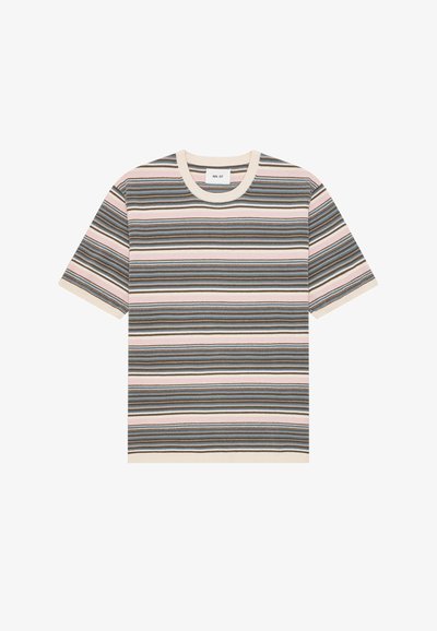 Kurzärmliges Strick-T-Shirt mit horizontalen Streifen in Creme, Pink, Braun und Blau, mit Rundhalsausschnitt und gerippten Kanten.