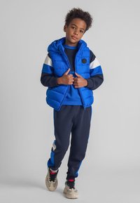 MINOTI QUILTED WITH DETACHABLE HOOD - Liemenė - royal blue