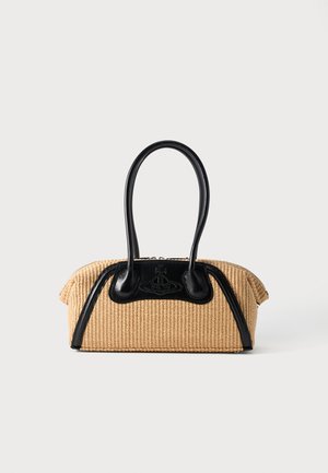 Sac à main rectangulaire tissé couleur camel avec bordure en cuir noir, double poignées supérieures et écusson logo embossé au centre avant.