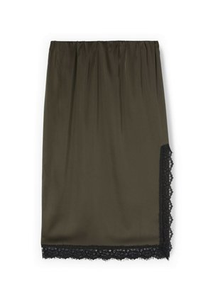 Olivengrøn nederdel med rynket taljebånd og sort blonderkant langs den nederste kant, med en glat, blød stoftekstur.
