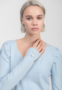 INFLUENCER PUFFED SLEEVES - Maglione - iceberg
