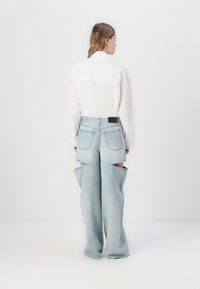 Thumbnail Image 4