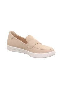 Beige Slippers aus Wildleder mit einer abgerundeten Zehe, einem gepolsterten Obermaterial und einer weißen Gummisohle mit strukturierten Rillen.