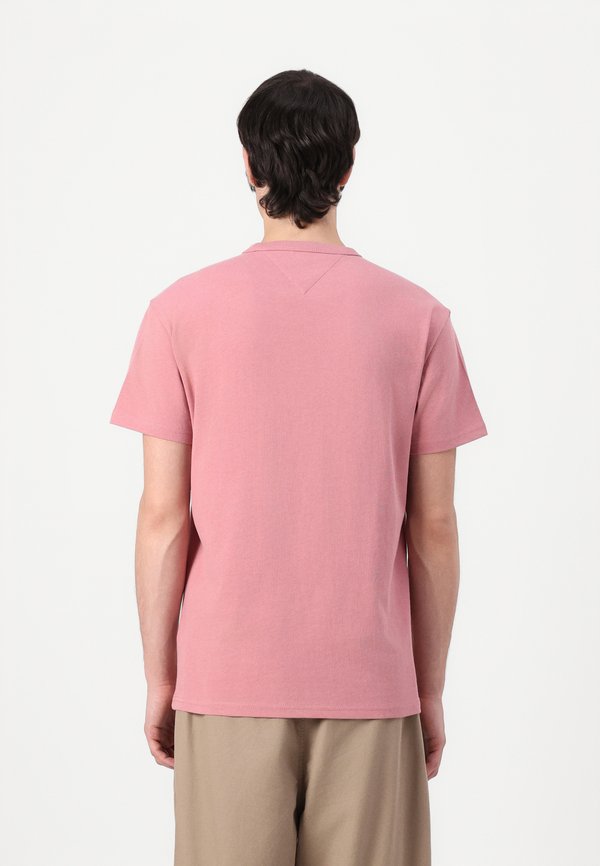 BADGE TEE - Basic T-shirt - tahiti berry tonal3