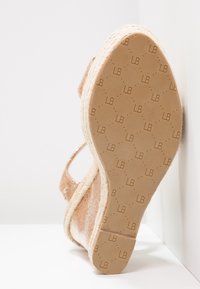 Laura Biagiotti Sandali con tacco - gold-coloured