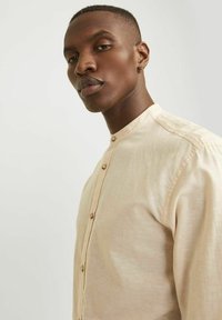 Jack & Jones JJESUMMER BAND LINEN MIX SHIRT - Pluus - apricot ice